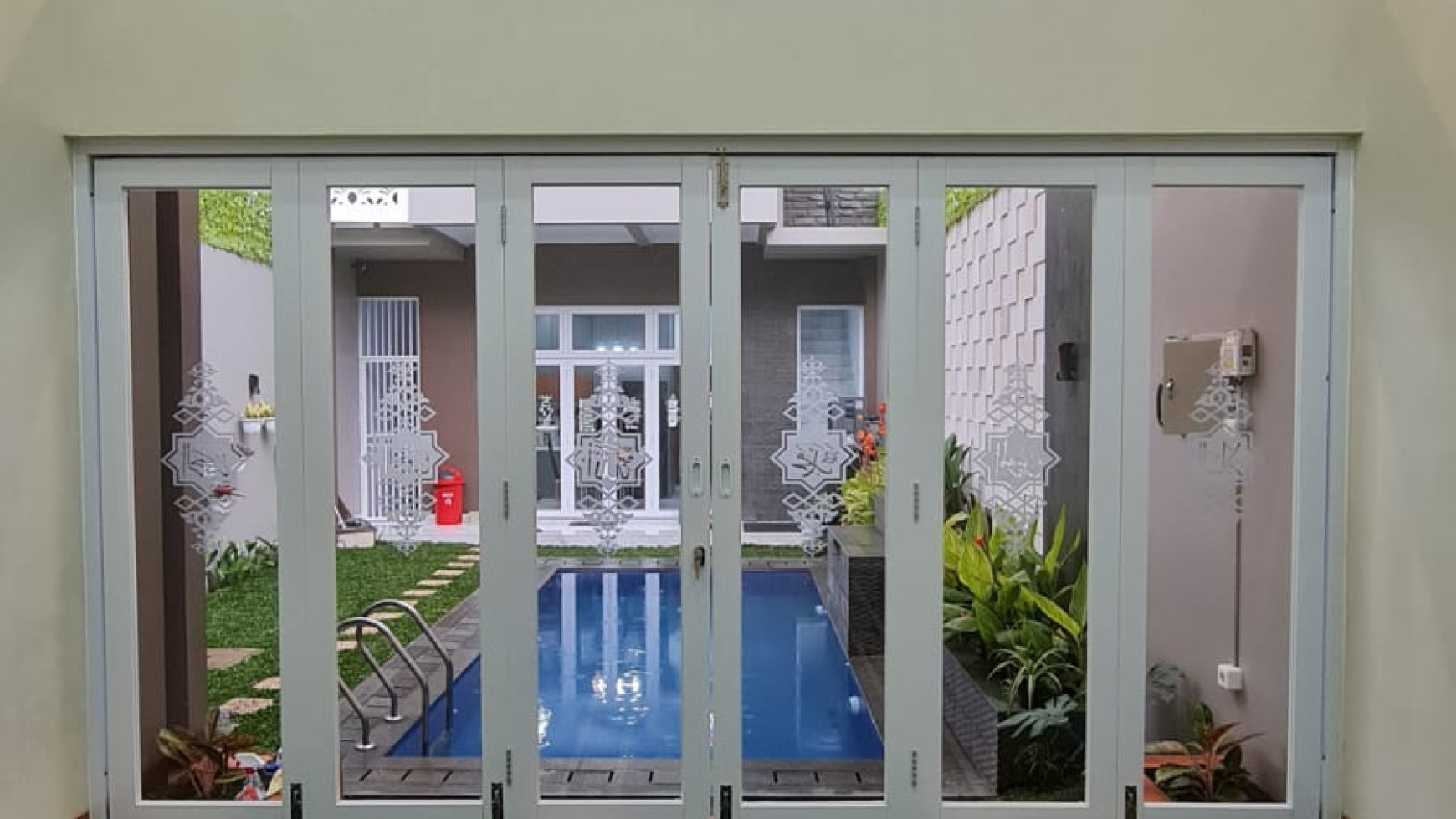 Rumah Lux Full Furnished Siap Huni di Komplek Budi Indah, Bandung