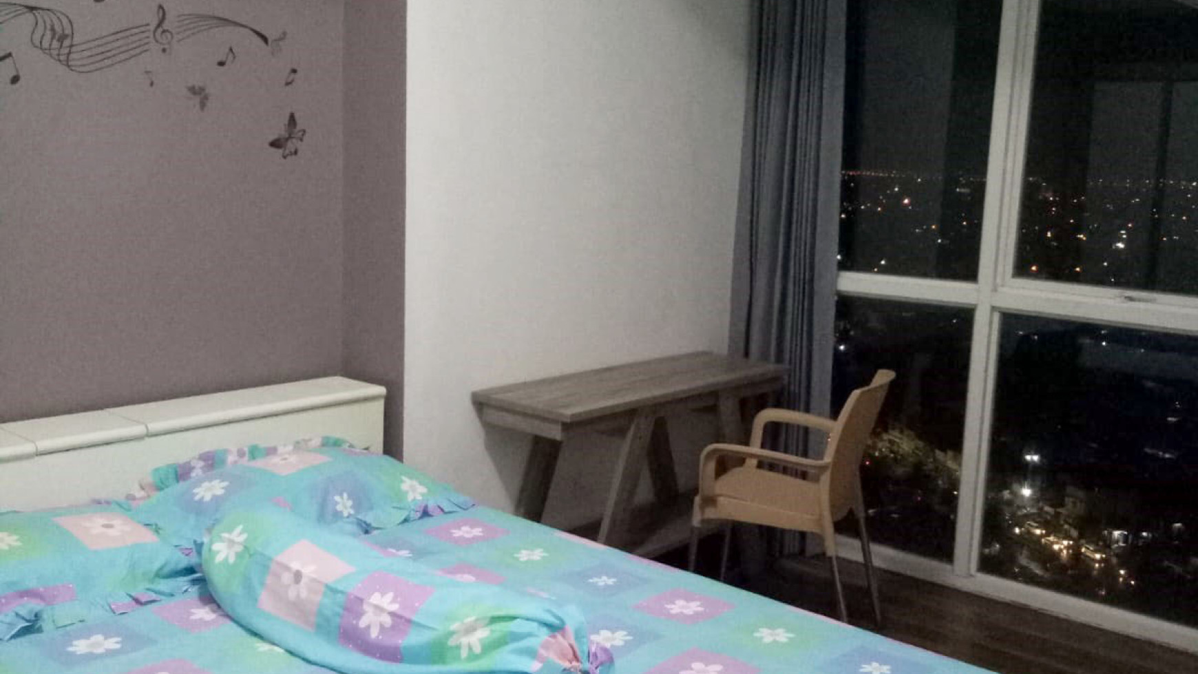 Apartemen di Marvell City Surabaya, View Pool City Selatan, Full Furnished