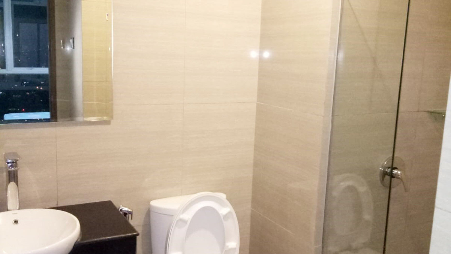 Apartemen di Marvell City Surabaya, View Pool City Selatan, Full Furnished