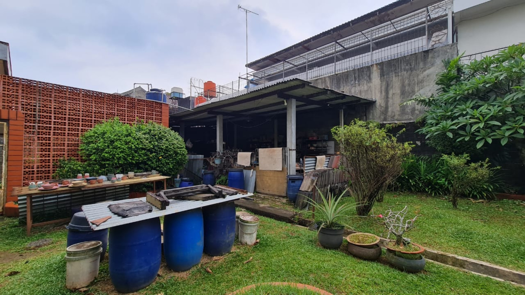 Dijual Rumah Hitung Tanah di Cinere