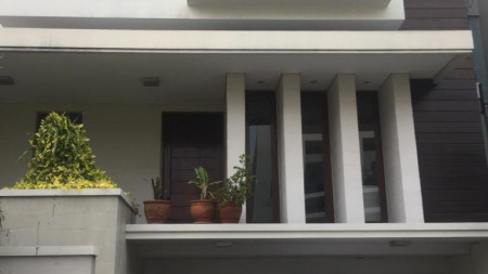 Rumah Lux siap huni di Pejaten Jakarta selatan