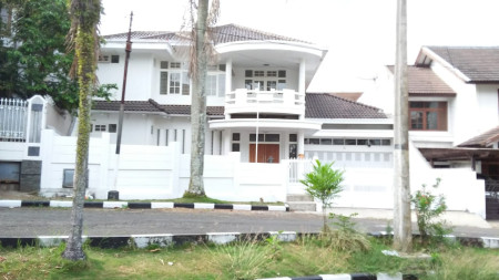 Rumah Lux Furnished di Surya Setra, Bandung