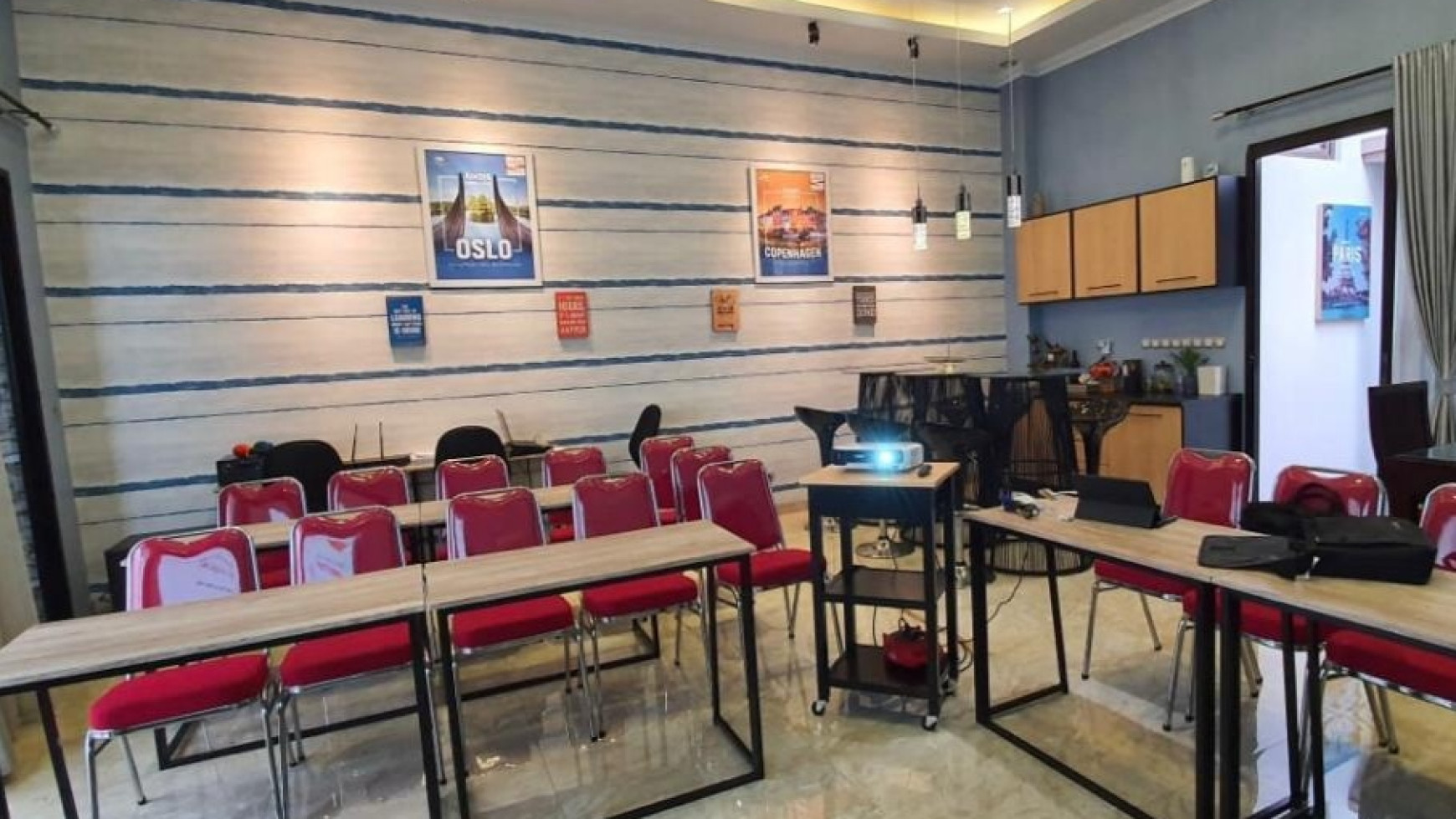 Butuh Cepat. Rumah Bagus 2 Lantai Harga Bagus Di Nusaloka Park, BSD