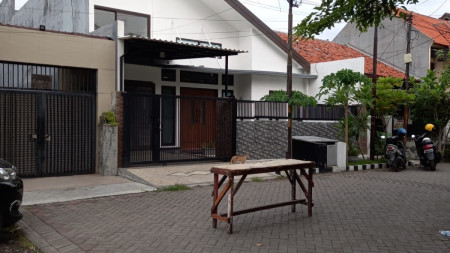 Disewakan Rumah 2 Lantai di Rungkut Asri Surabaya