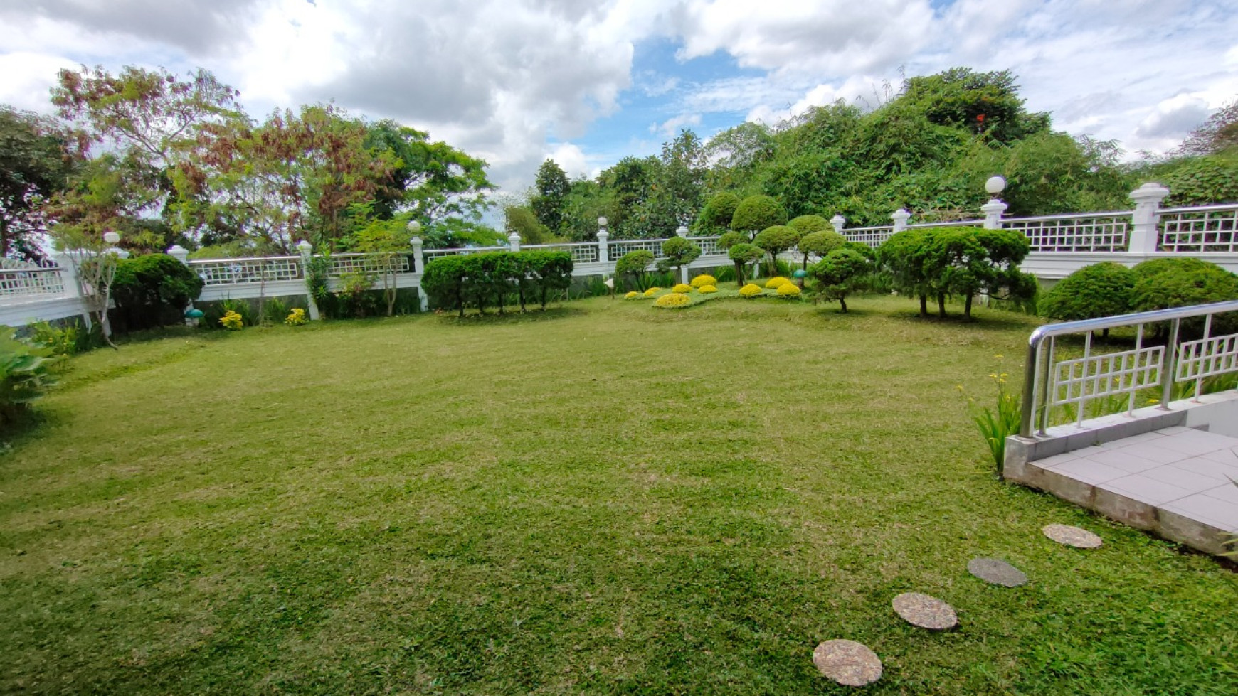 Rumah Mewah Klasik di Sayap Setaibudi, Bandung