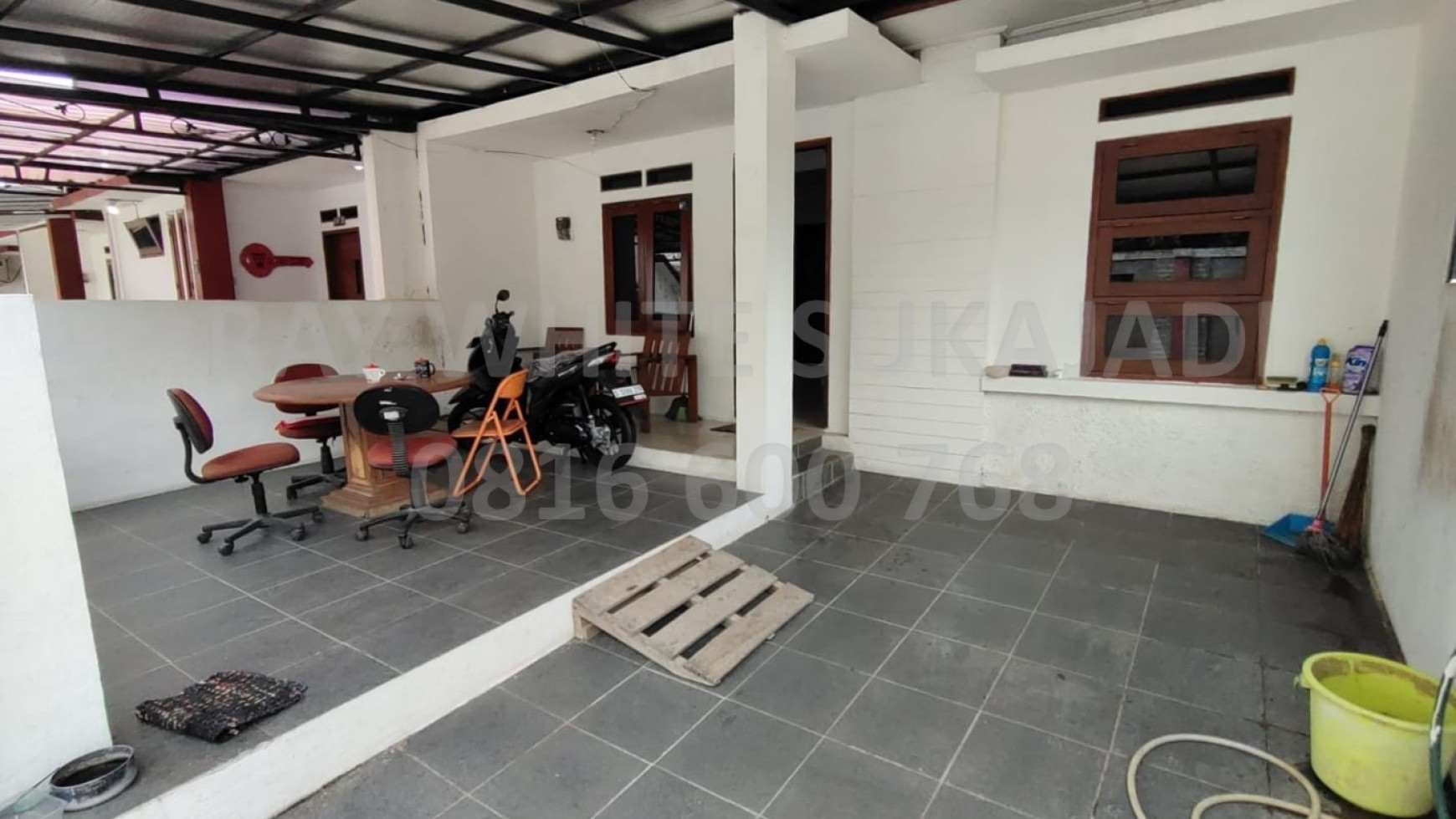 FOR SALE Rumah tinggal 3 lantai , di sayap sari jadi - sari manah