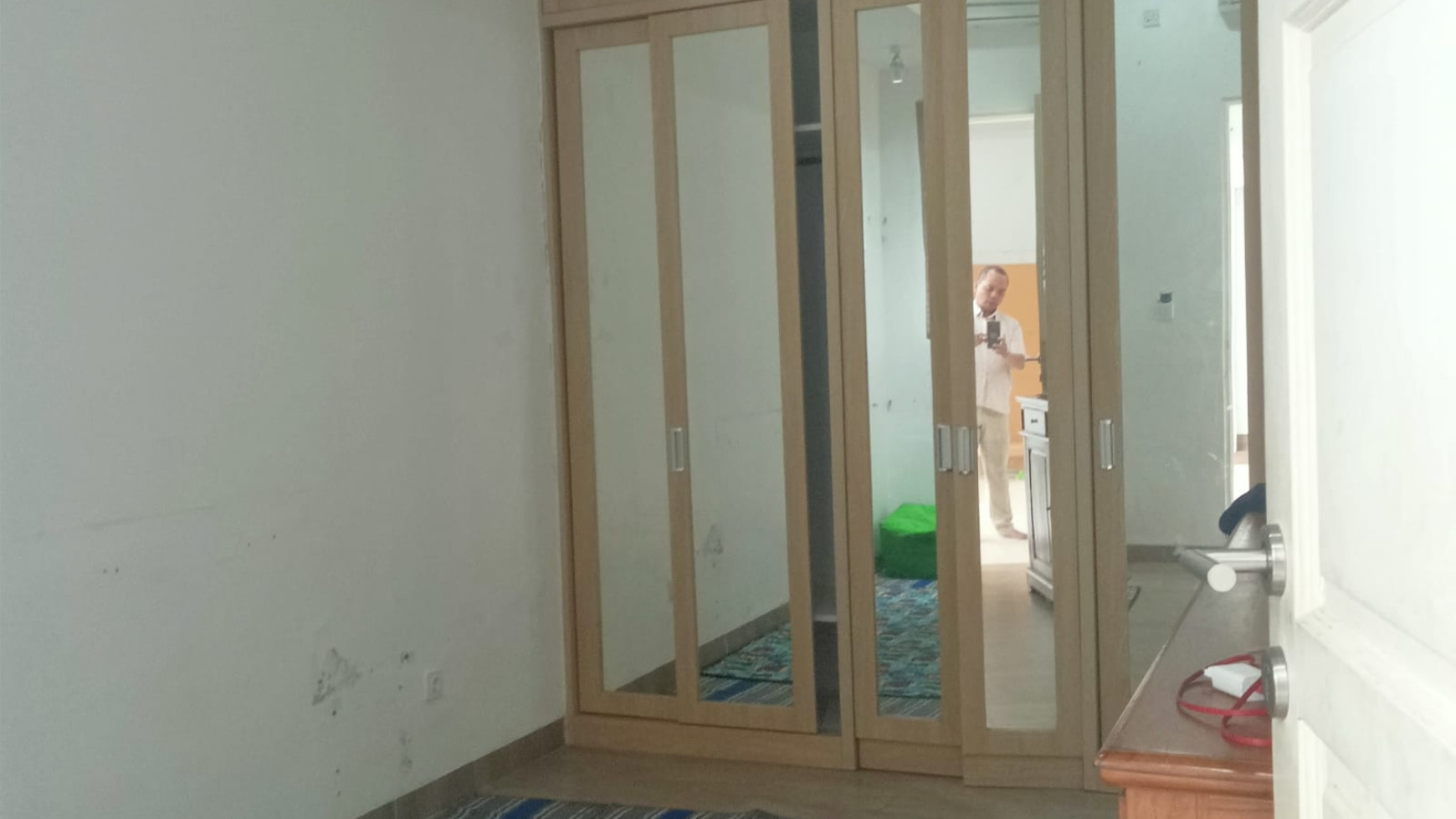 Rumah Siap Huni dengan Halaman Luas @Lantana, Banjar Wijaya, Cipondoh