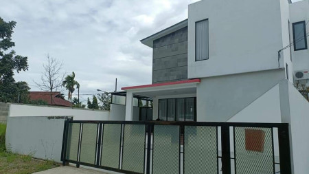 Rumah Minimalis Modern di  Komlek Setra Duta, Bandung Utara