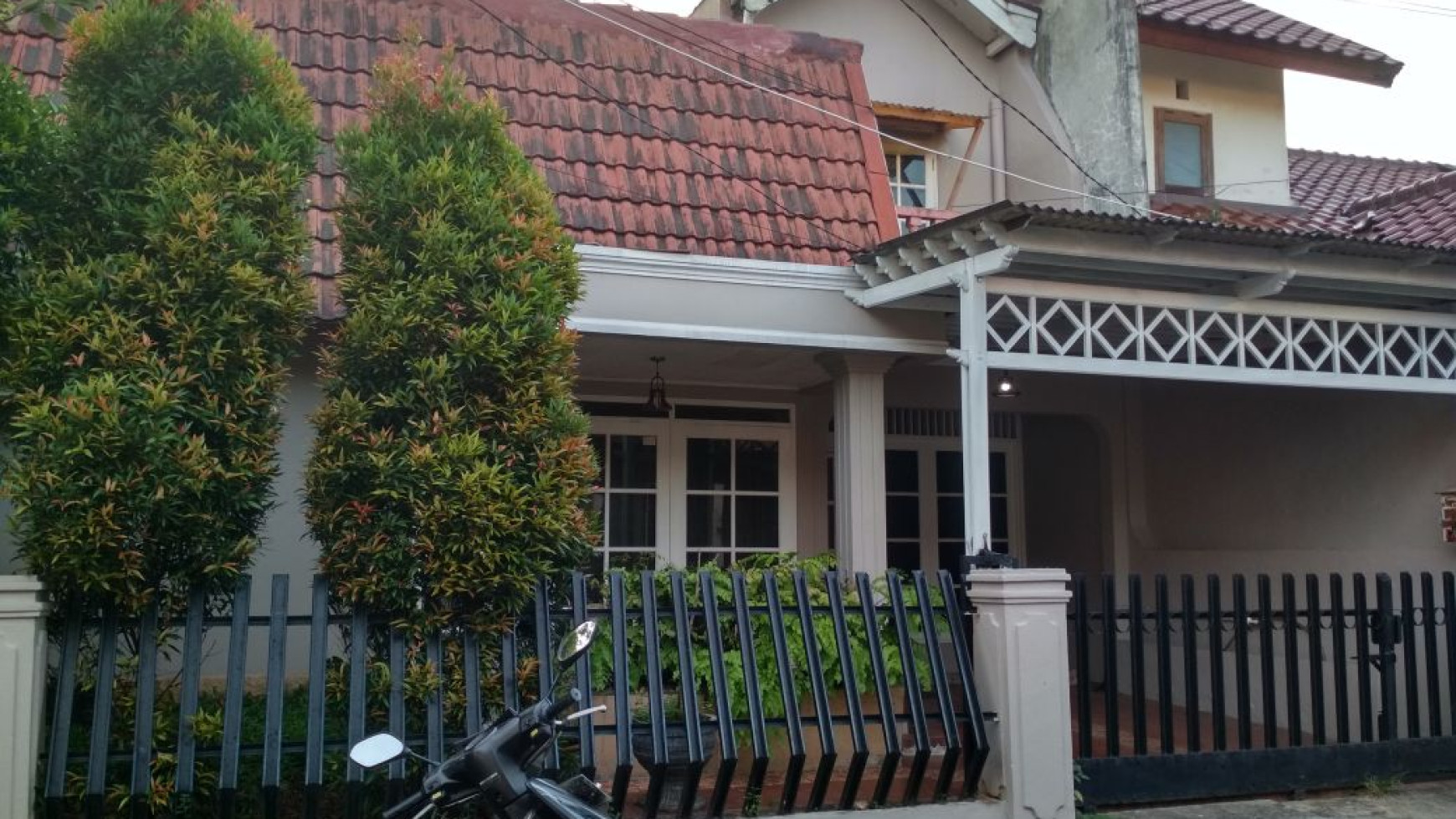 Rumah siap huni di Bintaro Sektor 2