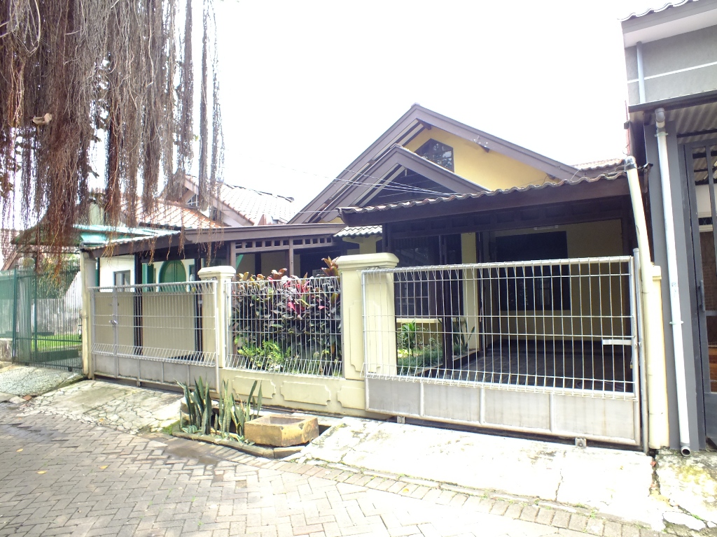 Rumah siap huni,nyaman,aman,good price sektor 5 Bintaro Jaya.