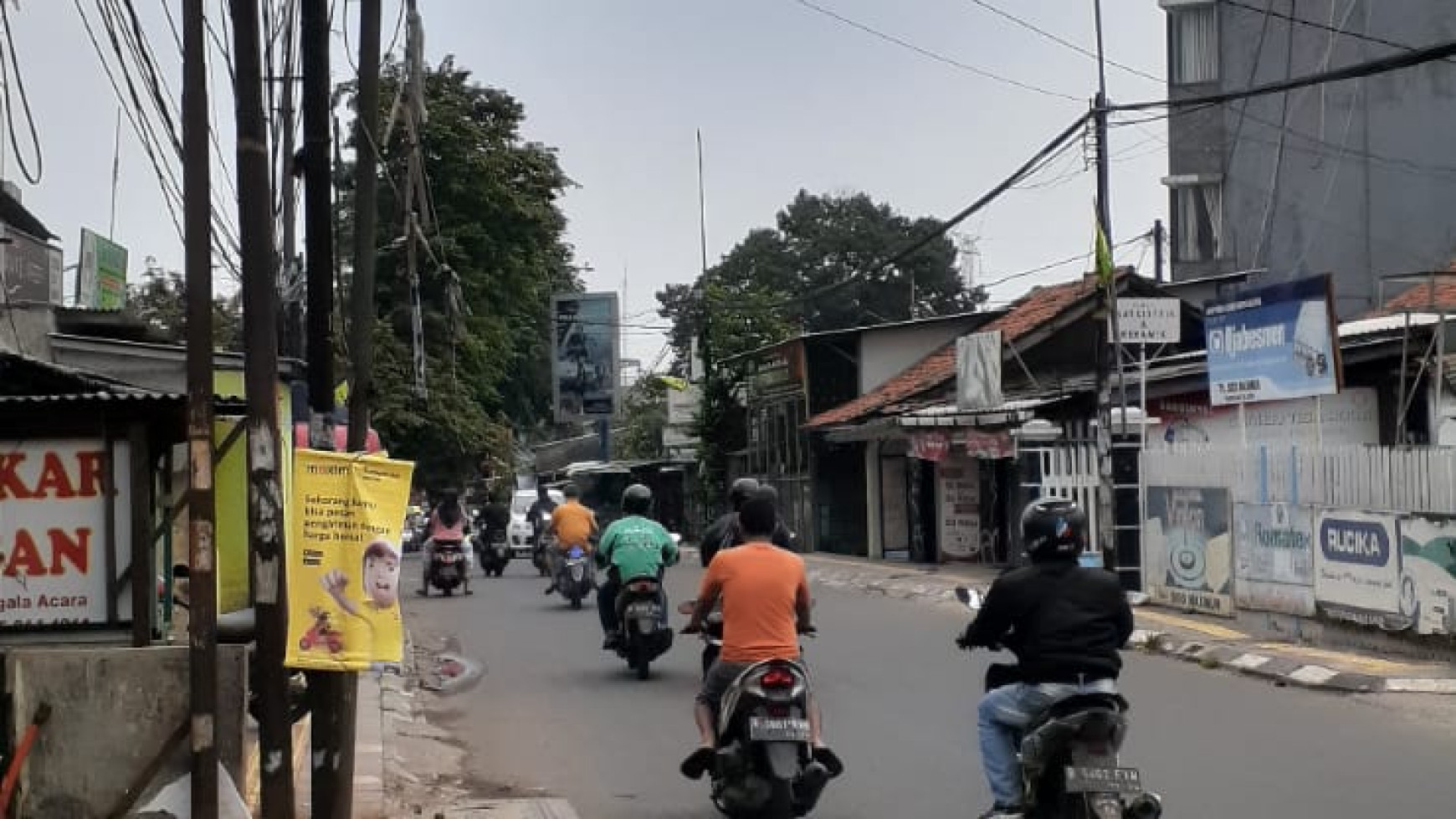 Kavling Siap Bangun Pinggir Jalan Raya dan Cocok untuk Ruang Usaha @Jl Ceger Raya