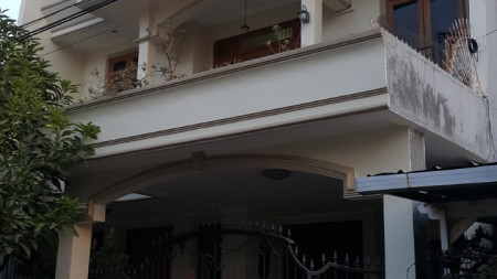 Dijual Rumah Cocok Untuk Kost di Manyar Tompotika Surabaya