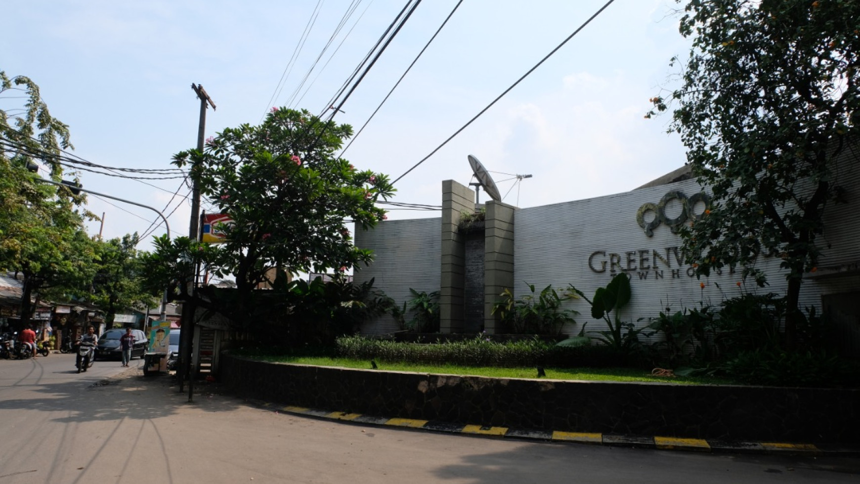 Rumah Siap Huni dan Dalam Cluster Dekat Bintaro Jaya @Green Woods Town House, Ciputat