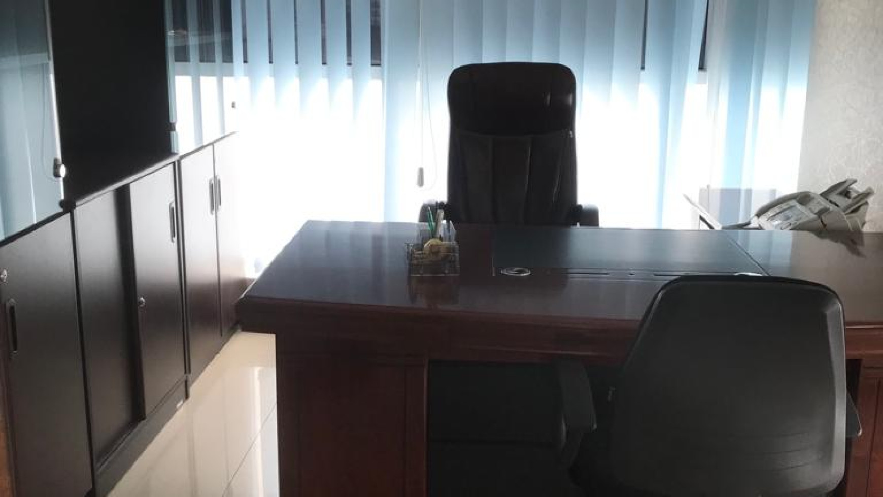 Ruang Kantor di Menara Kuningan