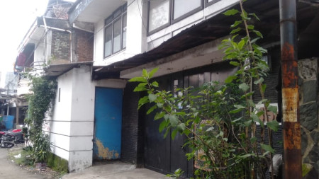 Rumah Murah Strategis 2 Lantai di jalan Gatot Subroto, Bandung