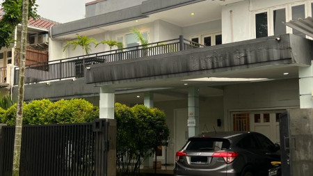 Rumah rapi di Giri Loka 3