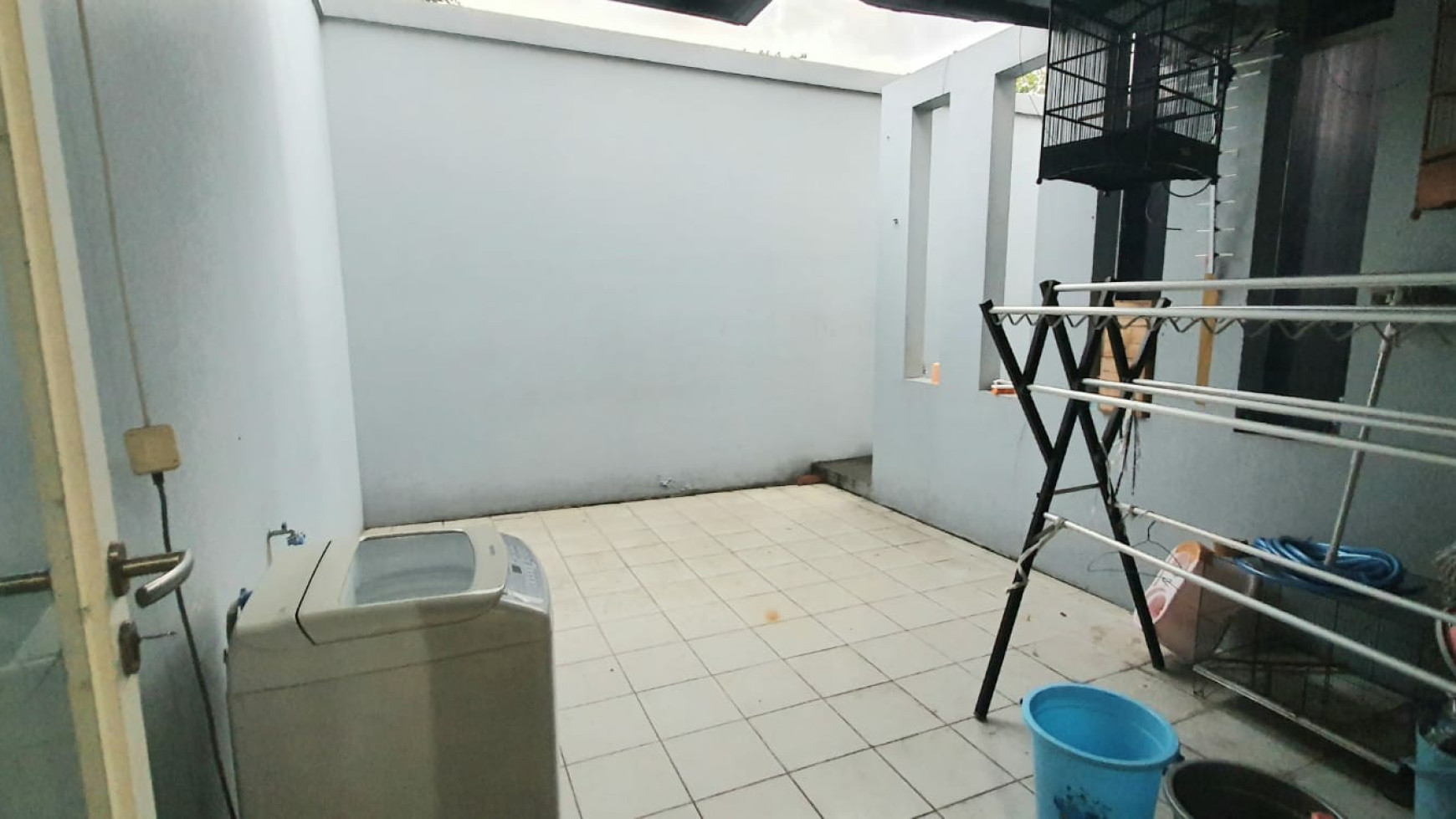 Dijual Rumah Royal Residence Wiyung Surabaya - Ada KOLAM RENANG- Garasi Carport 4 Mobil - TerLUAS - TerMURAH