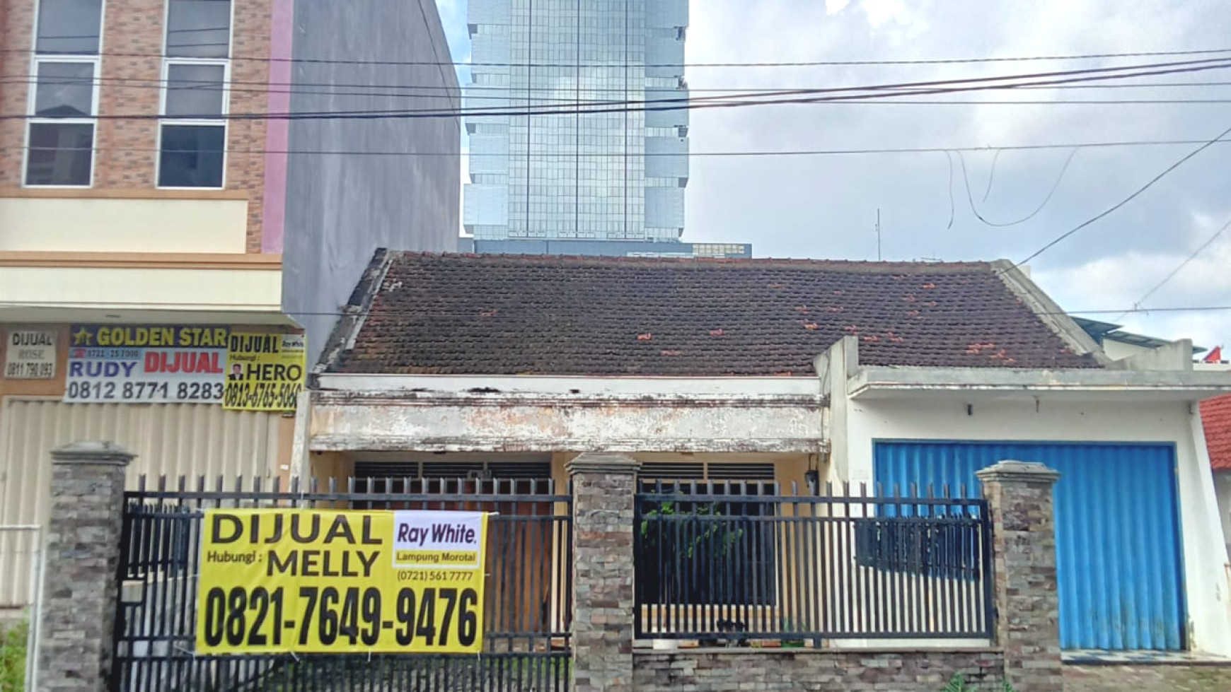 DIJUAL CEPAT Rumah Pinggir Jalan Raya