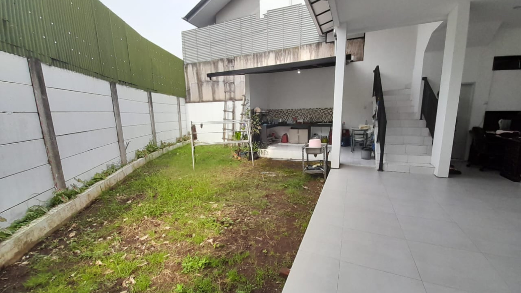 Rumah Minimalis Modern di Komplek Setra Duta, Bandung Kota