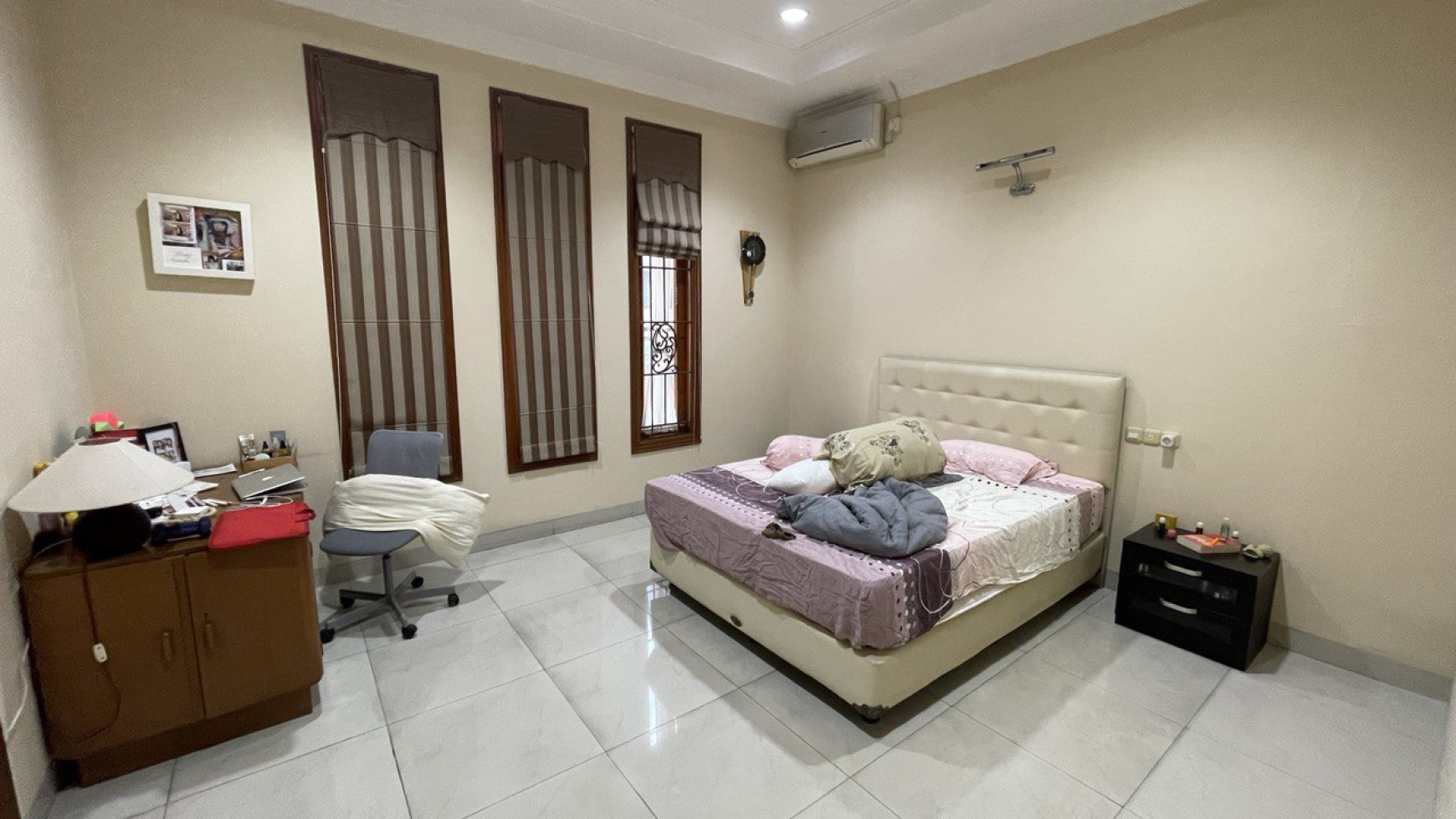 Rumah Lux Semi Furnished di Komplek Setra Duta, Bandung 