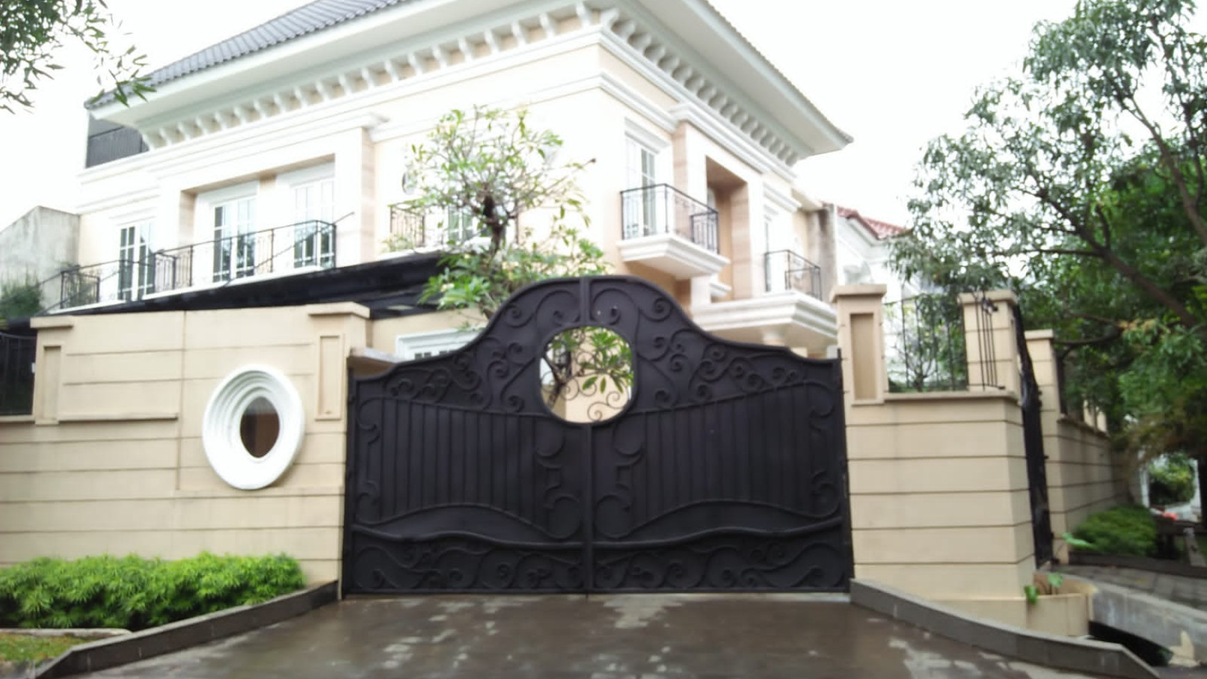 Disewa Rumah Mewah Kawasan Elite Di Jl Senayan Jakarta Selatan.