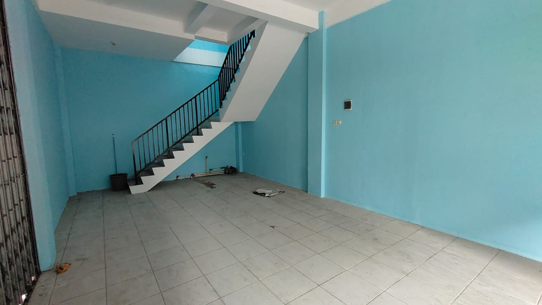 Ruko Hook Komplek Tambun City Strategis Jalan Sultan Hasanudin Bekasi