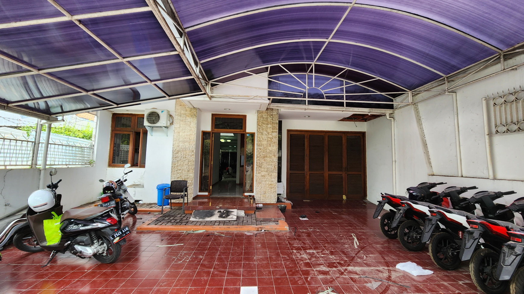 Disewakan Rumah Tengah Kota dan Tanah Samping Jalan Anjasmoro