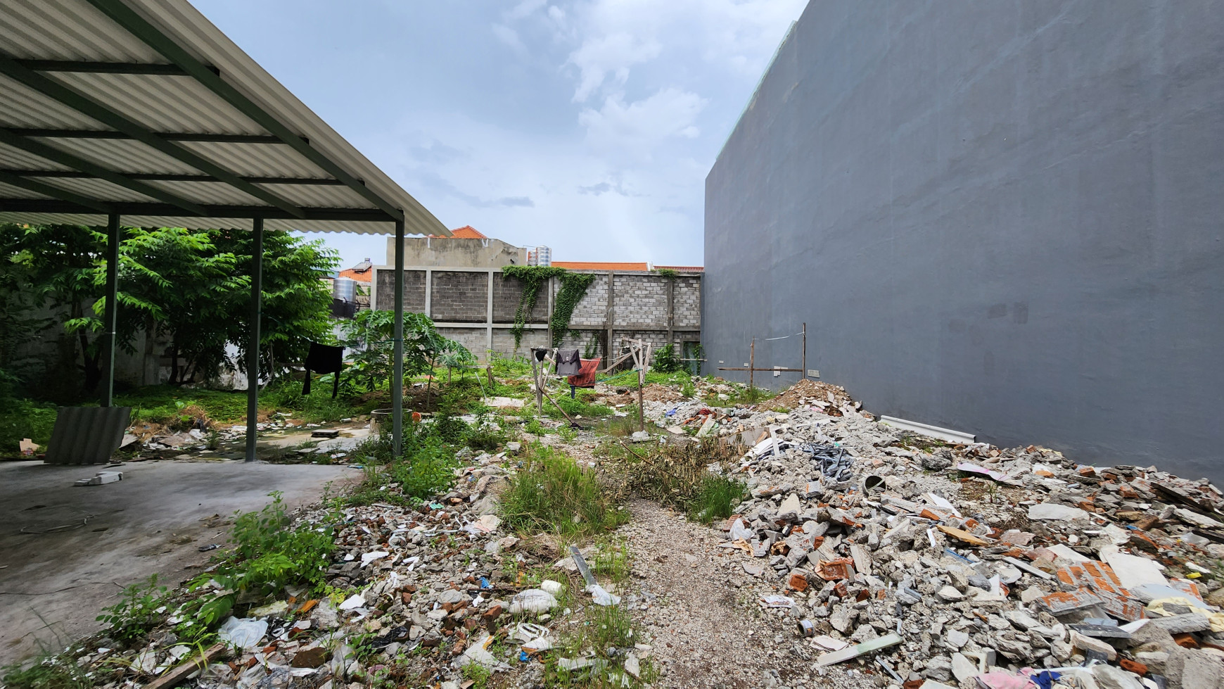 Disewakan Rumah Tengah Kota dan Tanah Samping Jalan Anjasmoro