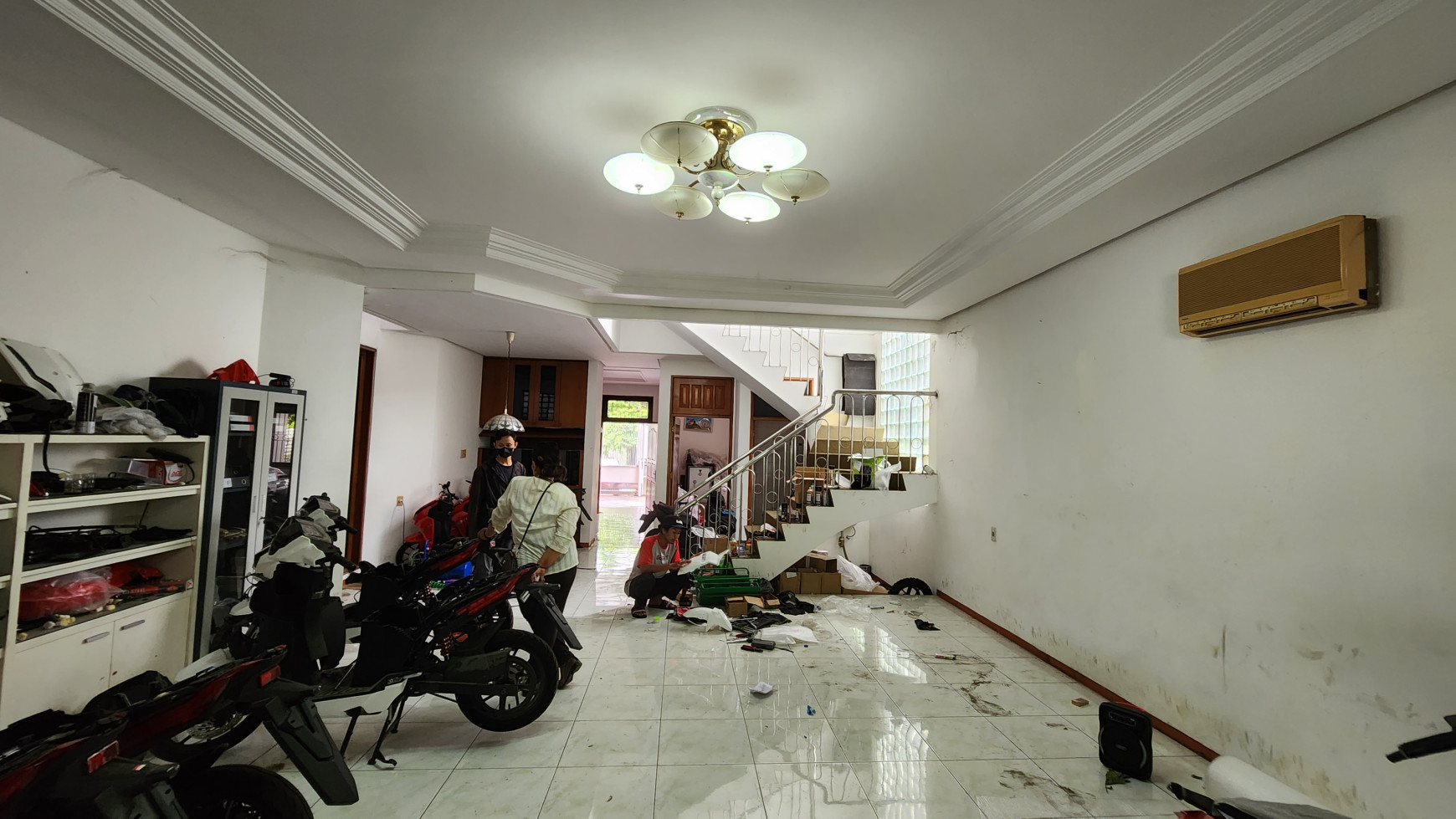 Disewakan Rumah Tengah Kota dan Tanah Samping Jalan Anjasmoro