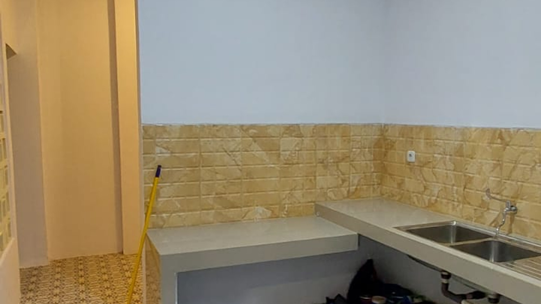 Rumah fully renovasi Griya loka 