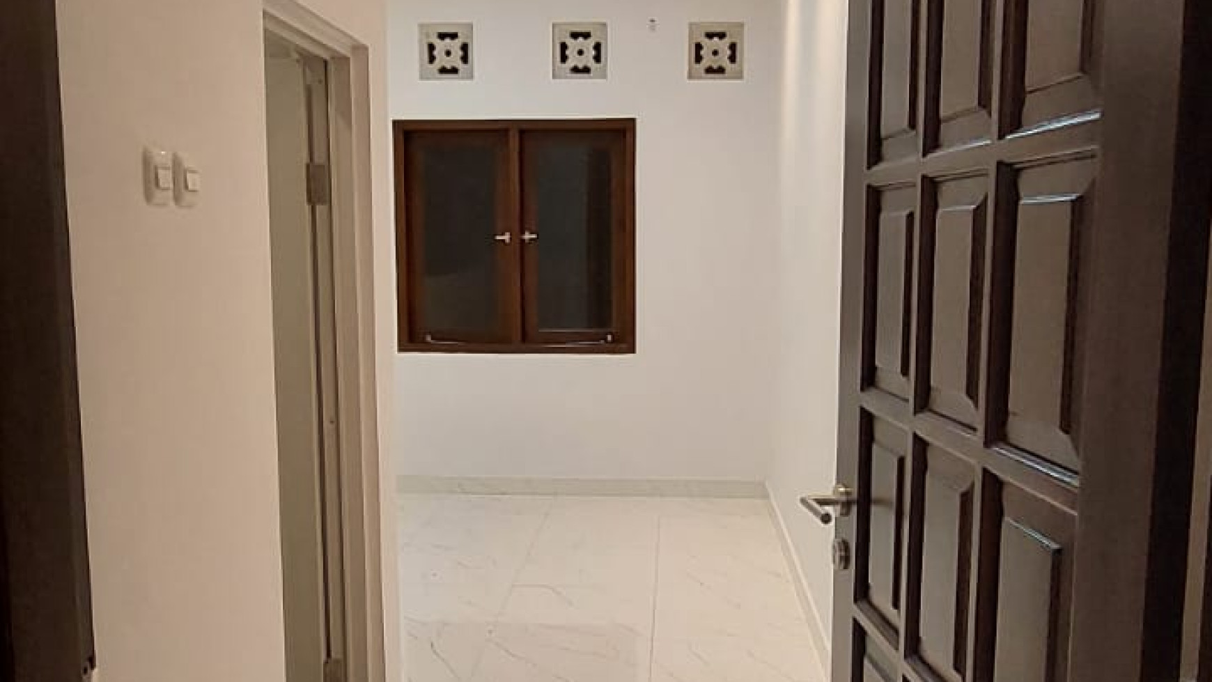 Rumah fully renovasi Griya loka 