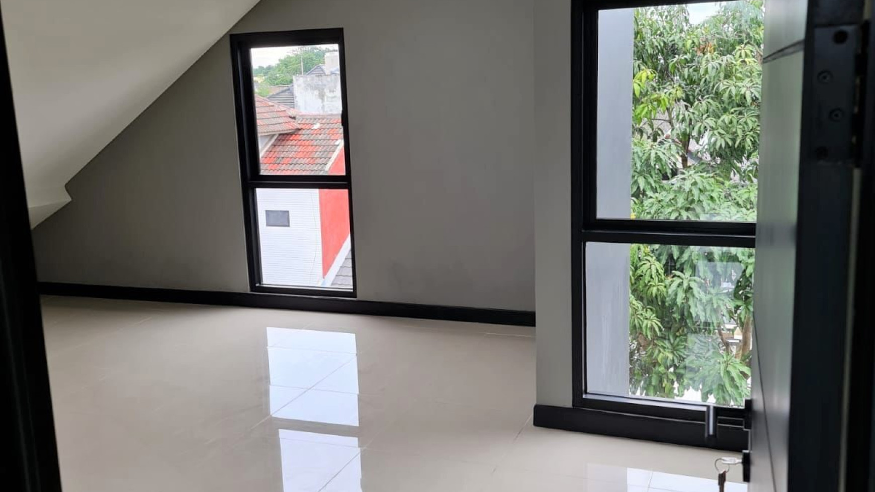 Dijual Rumah Brand New 3 lantai di Kencana Loka, Bsd City