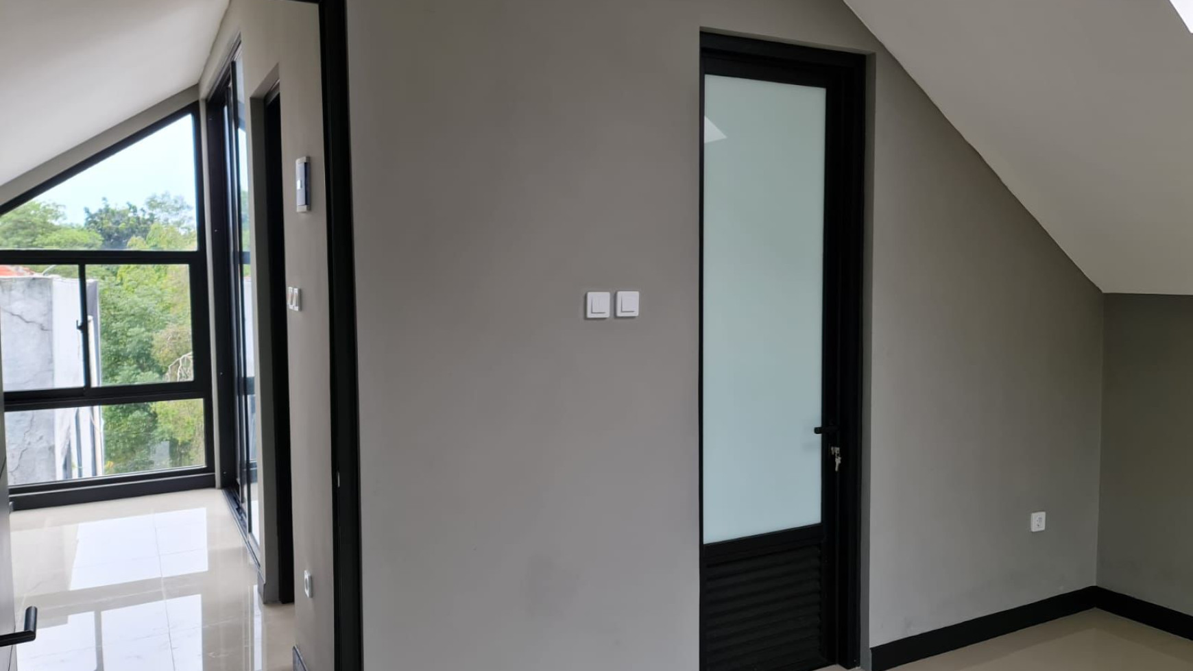 Dijual Rumah Brand New 3 lantai di Kencana Loka, Bsd City