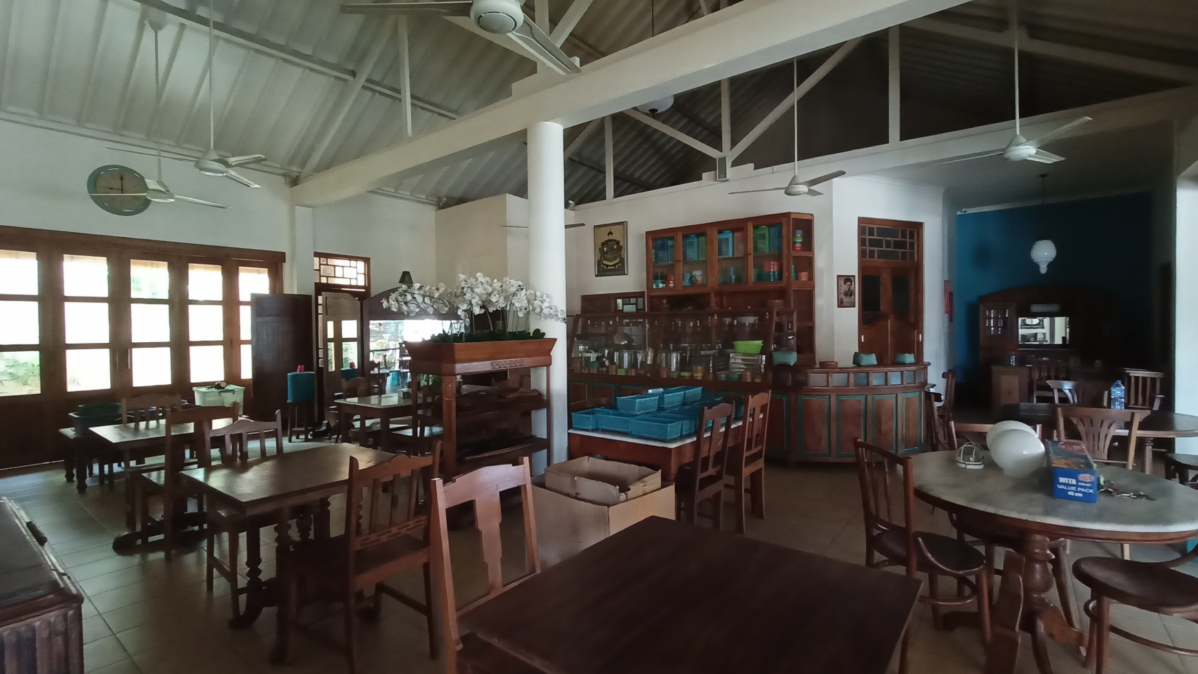 Leasehold - Restaurant & Shop in Main Road of Seminyak