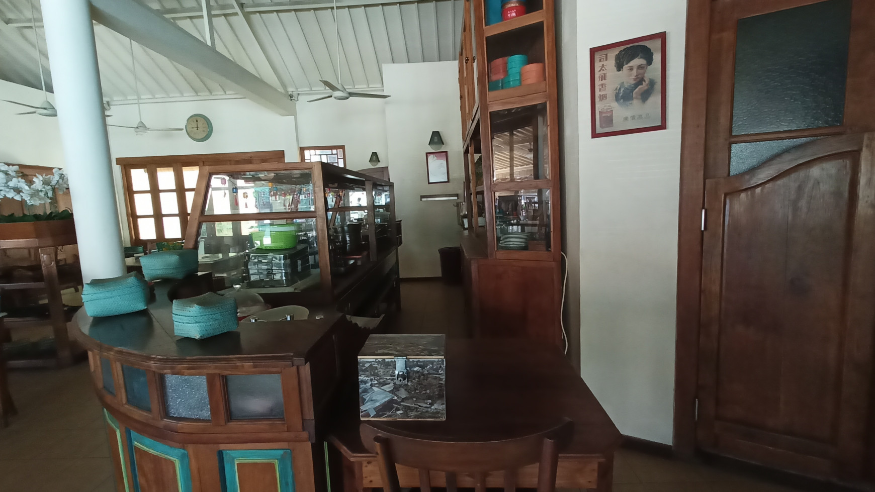 Leasehold - Restaurant & Shop in Main Road of Seminyak