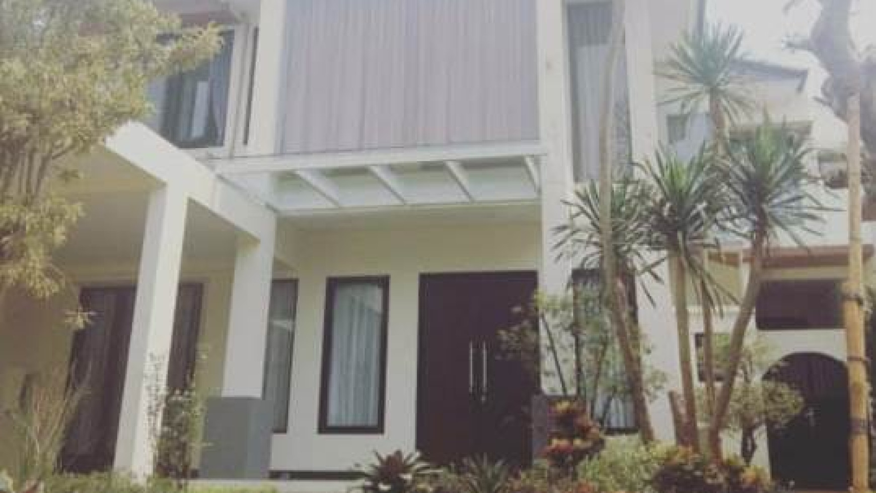 rumah mandiri  Taman Giri Loka BSD