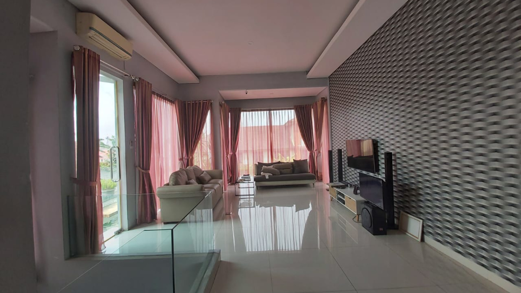 rumah mandiri  Taman Giri Loka BSD