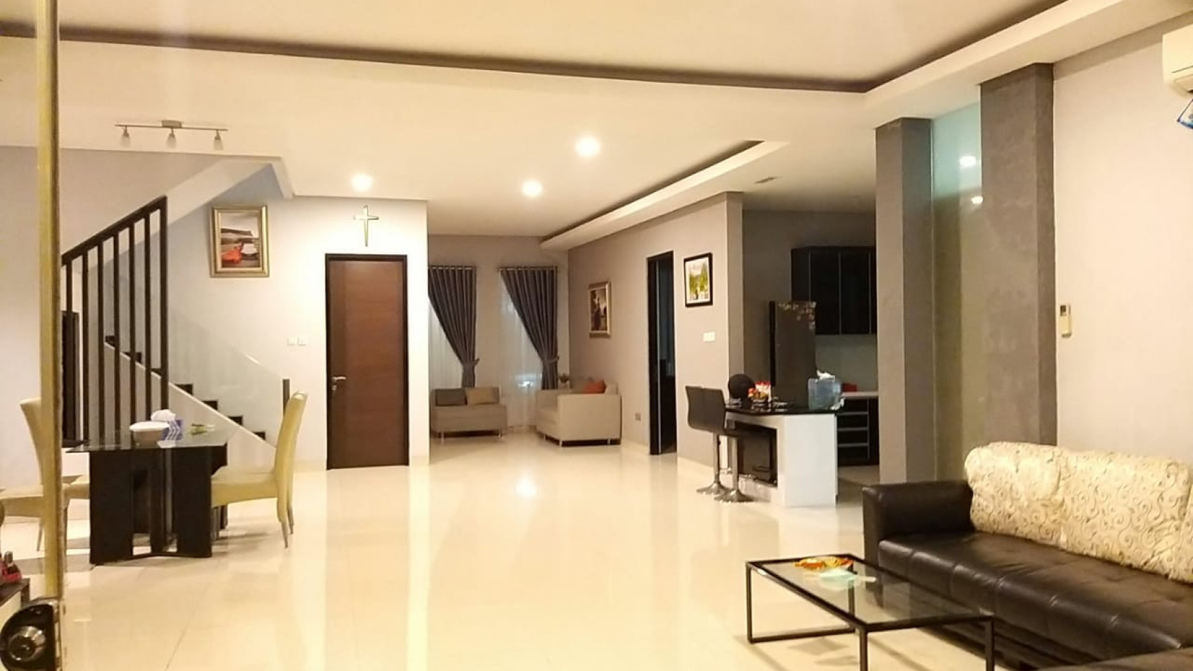 rumah mandiri  Taman Giri Loka BSD