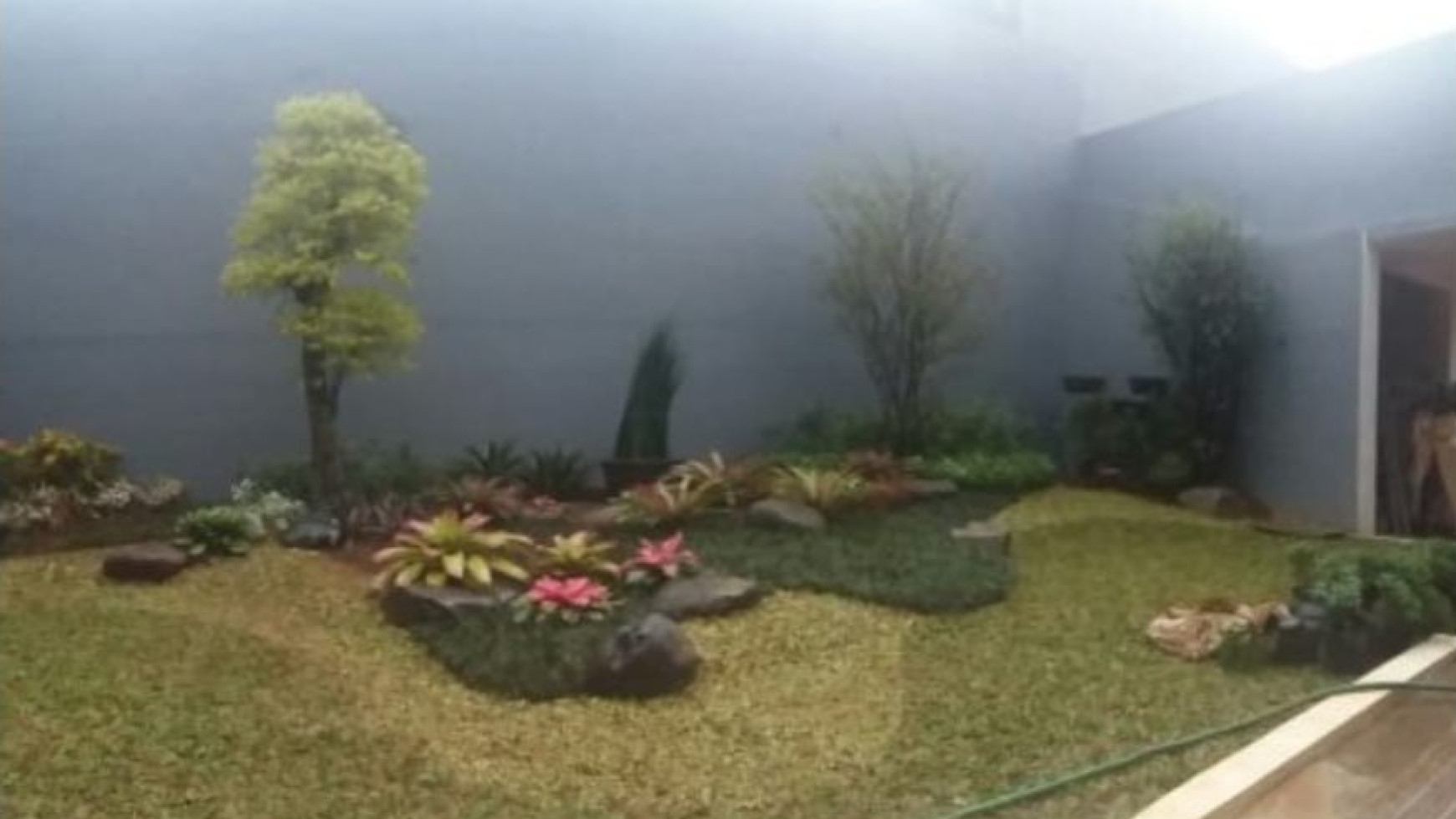 rumah mandiri  Taman Giri Loka BSD