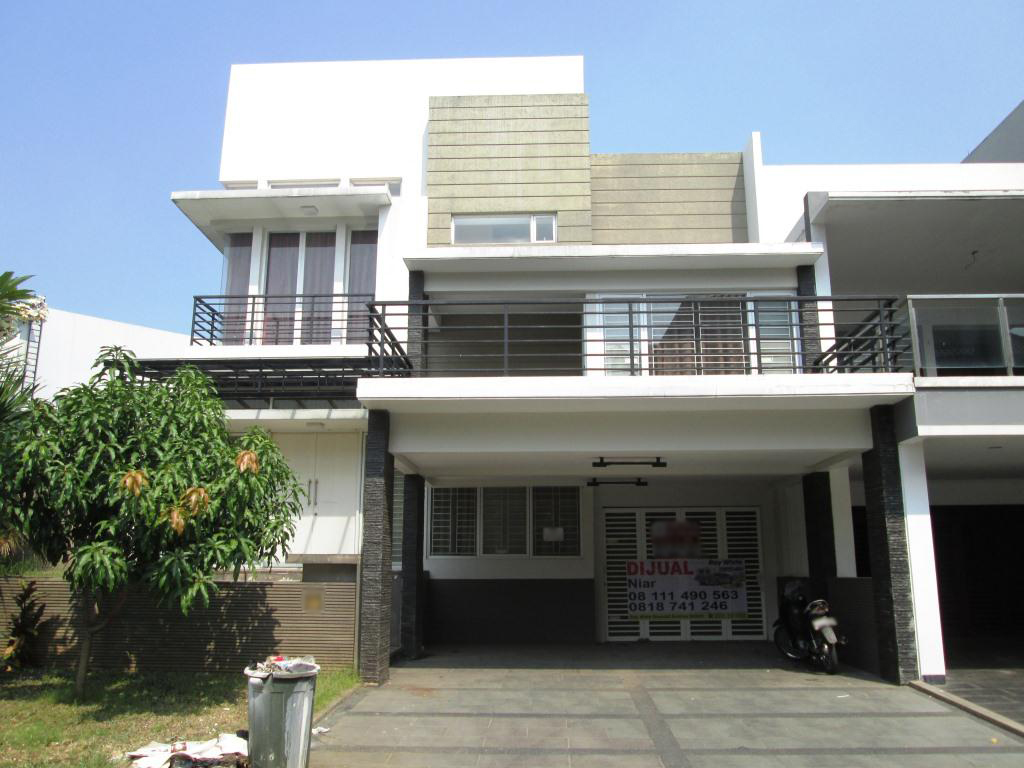 Rumah Mewah, Elegan dan Asri Dikawasan Kebayoran Height, Bintaro Jaya