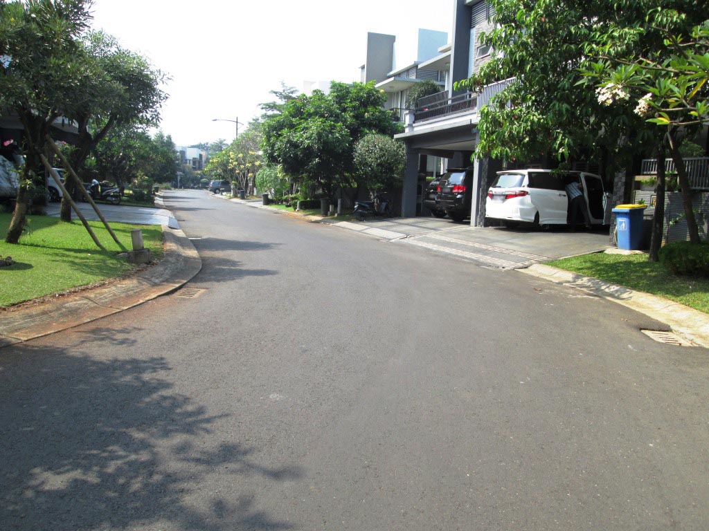 Rumah Mewah, Elegan dan Asri Dikawasan Kebayoran Height, Bintaro Jaya