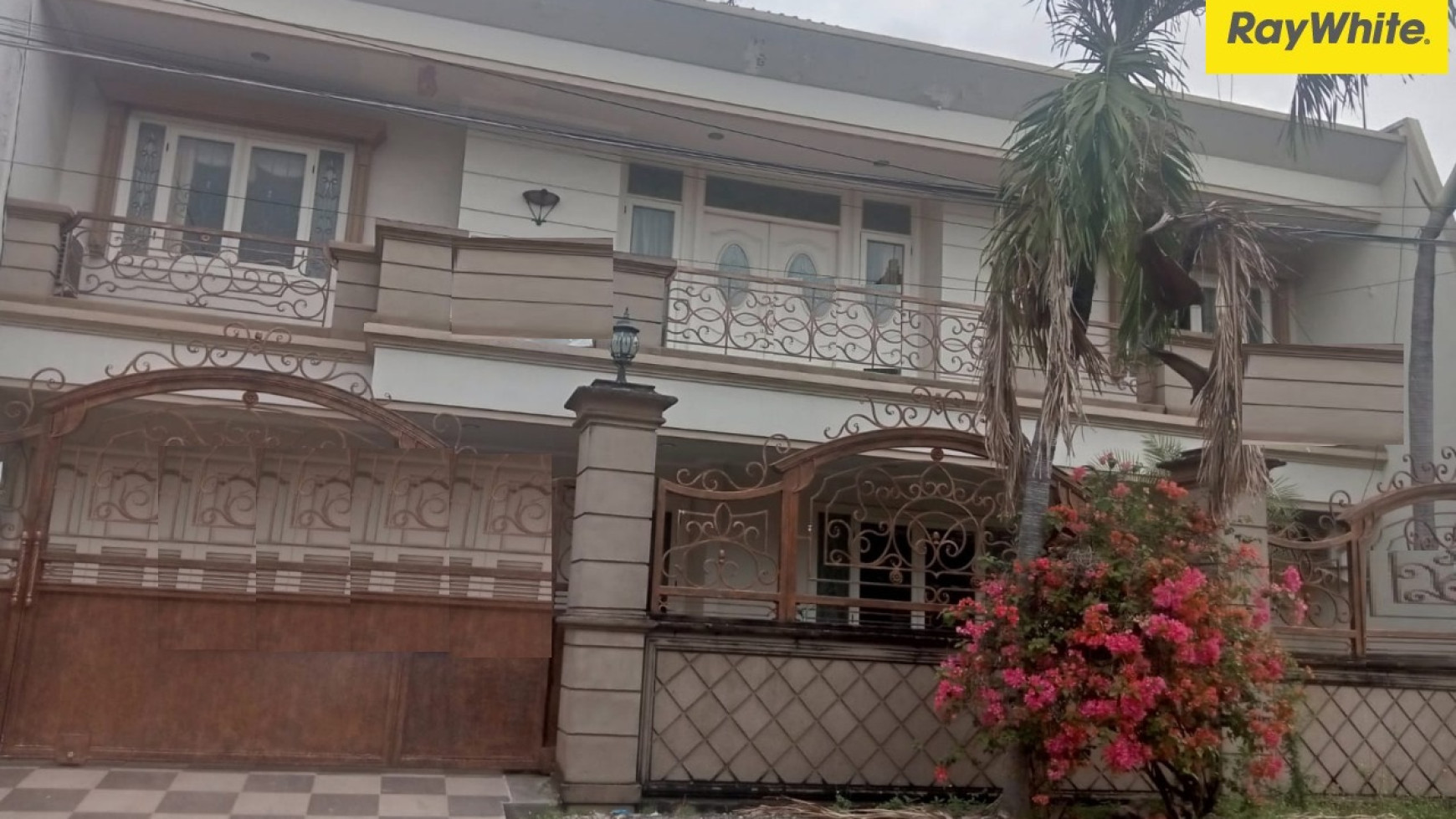 Dijual Rumah 2 lantai di Dharmahusada Indah Barat Surabaya