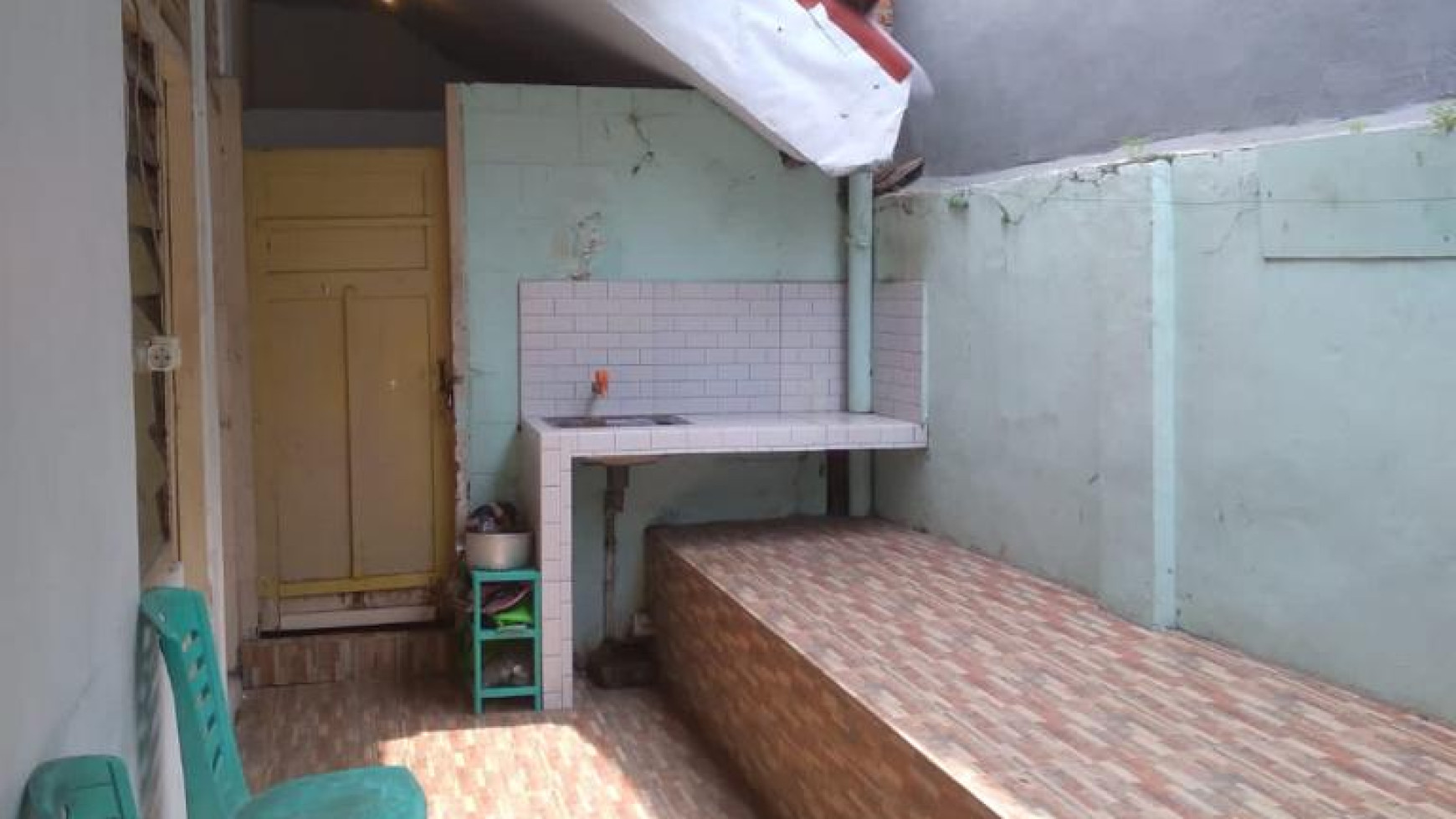 Rumah Strategis & Terdapat 5 Kamar Kos @Jl Otista, Cipinang