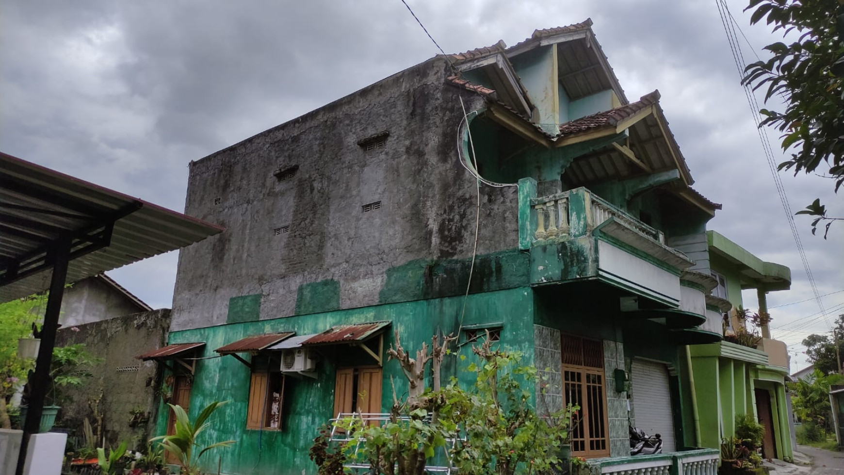 RUMAH 4 KAMAR DI GAMPING SLEMAN