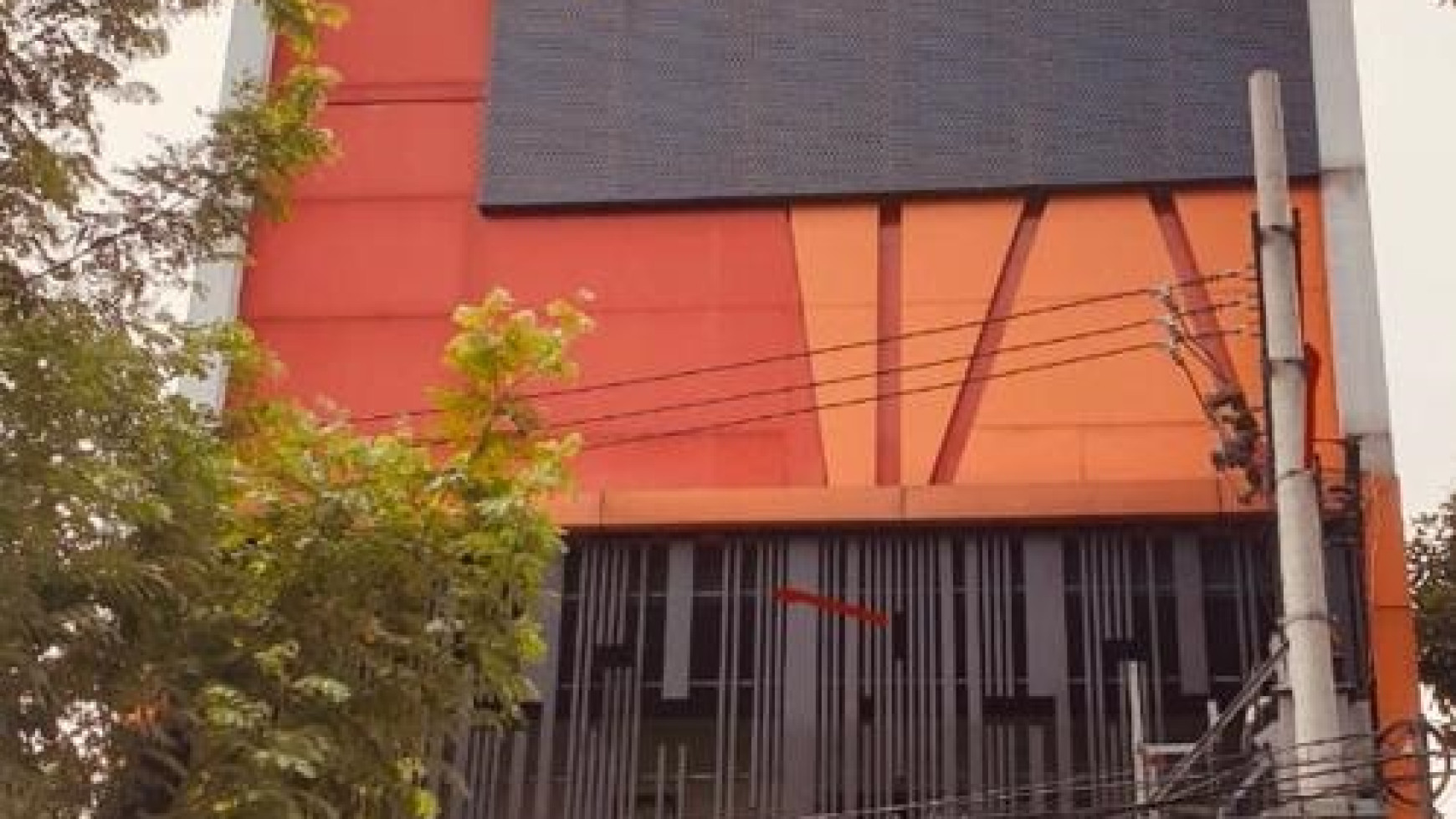 Dijual Gedung Siap Pakai Strategis di Jl Diponegoro Surabaya Pusat