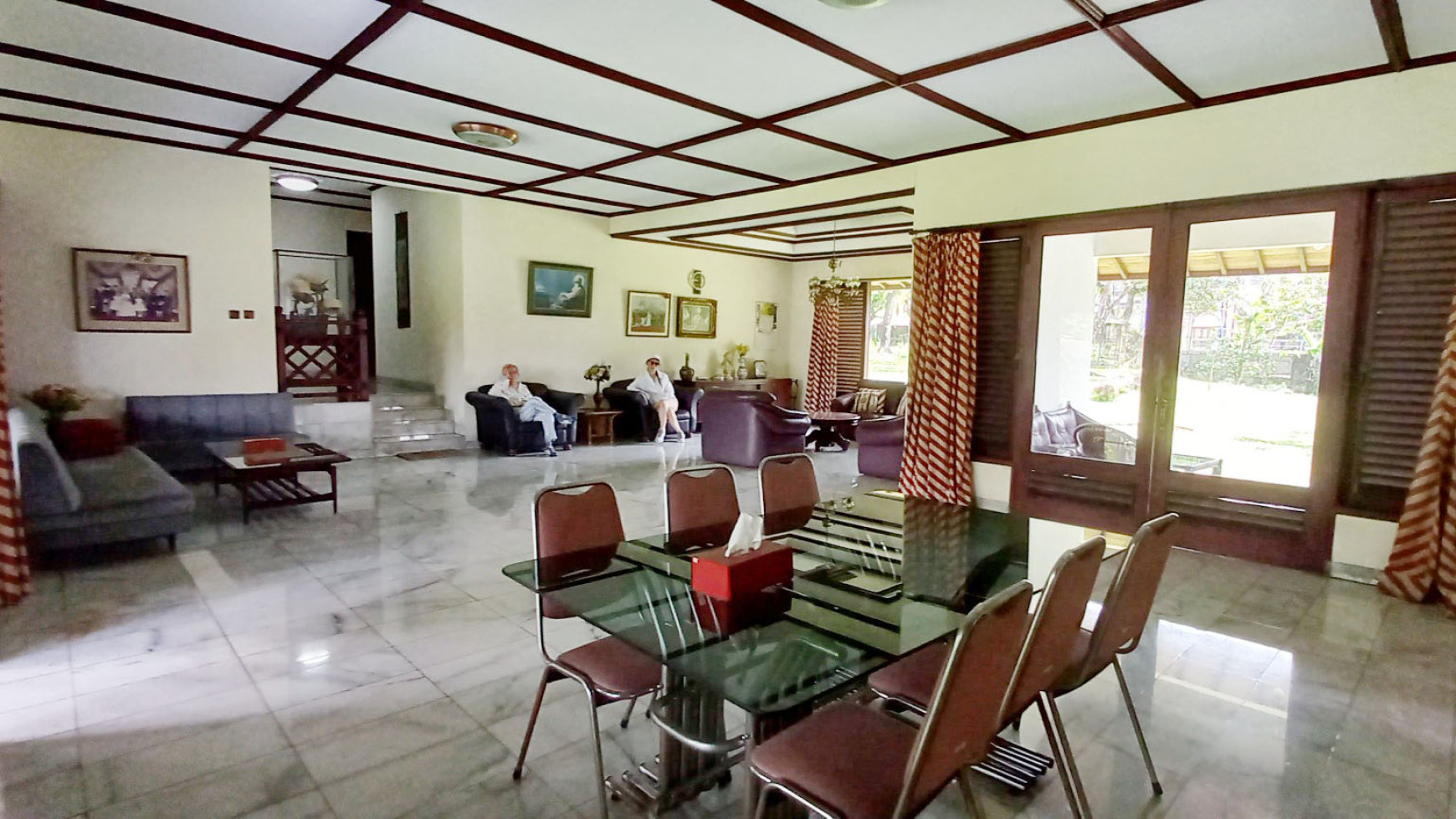 Villa Sebrang Cimory Cisarua Jl Cipayung Girang  Luas 2938m2