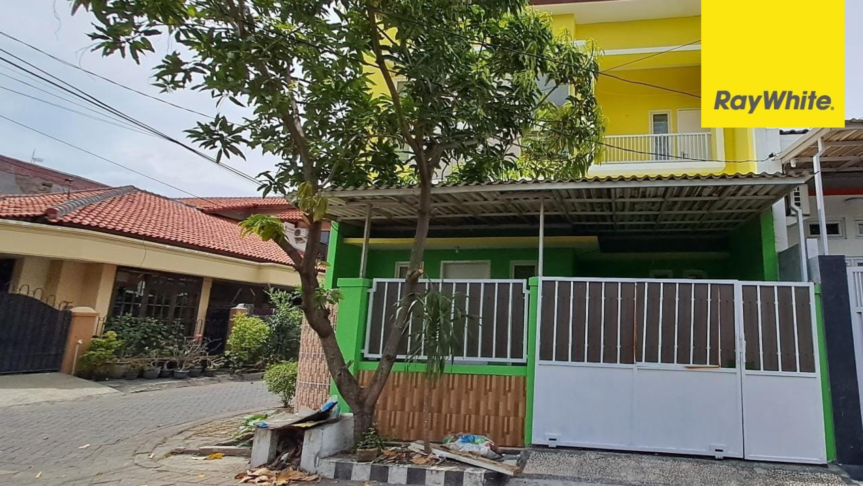 Dijual Rumah Hook 2 lantai di Semolowaru Elok Surabaya