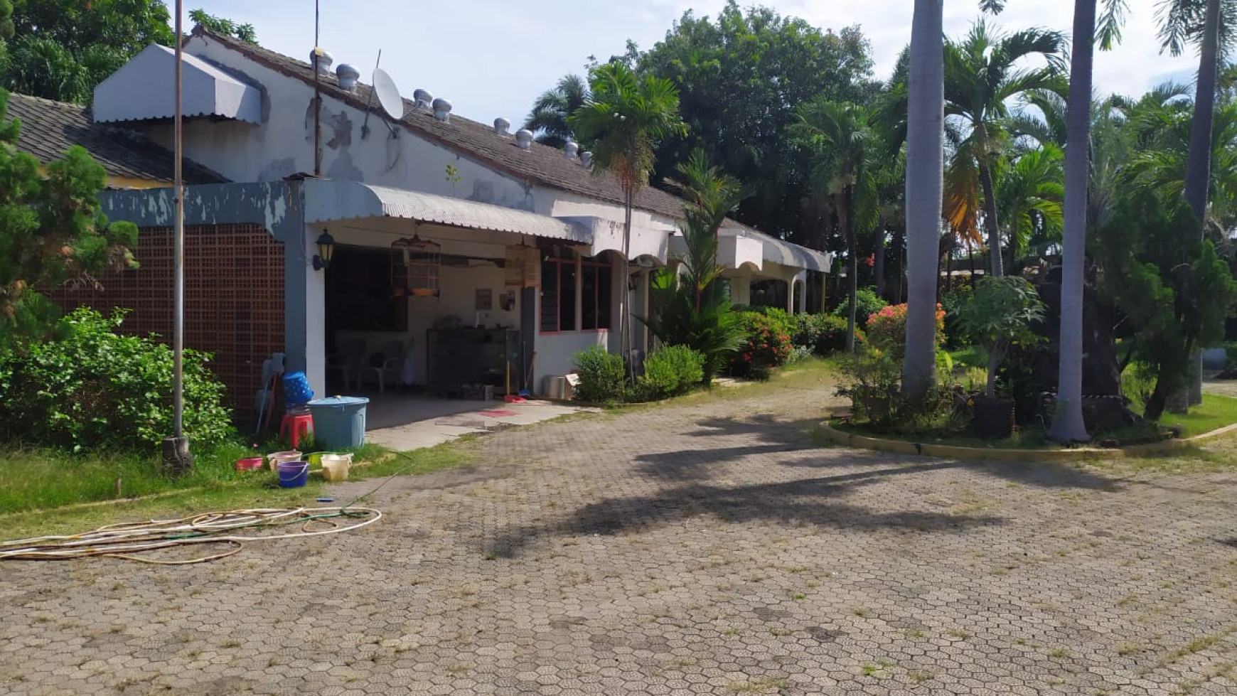 Ruang Usaha dikarawang, lokasi strategis