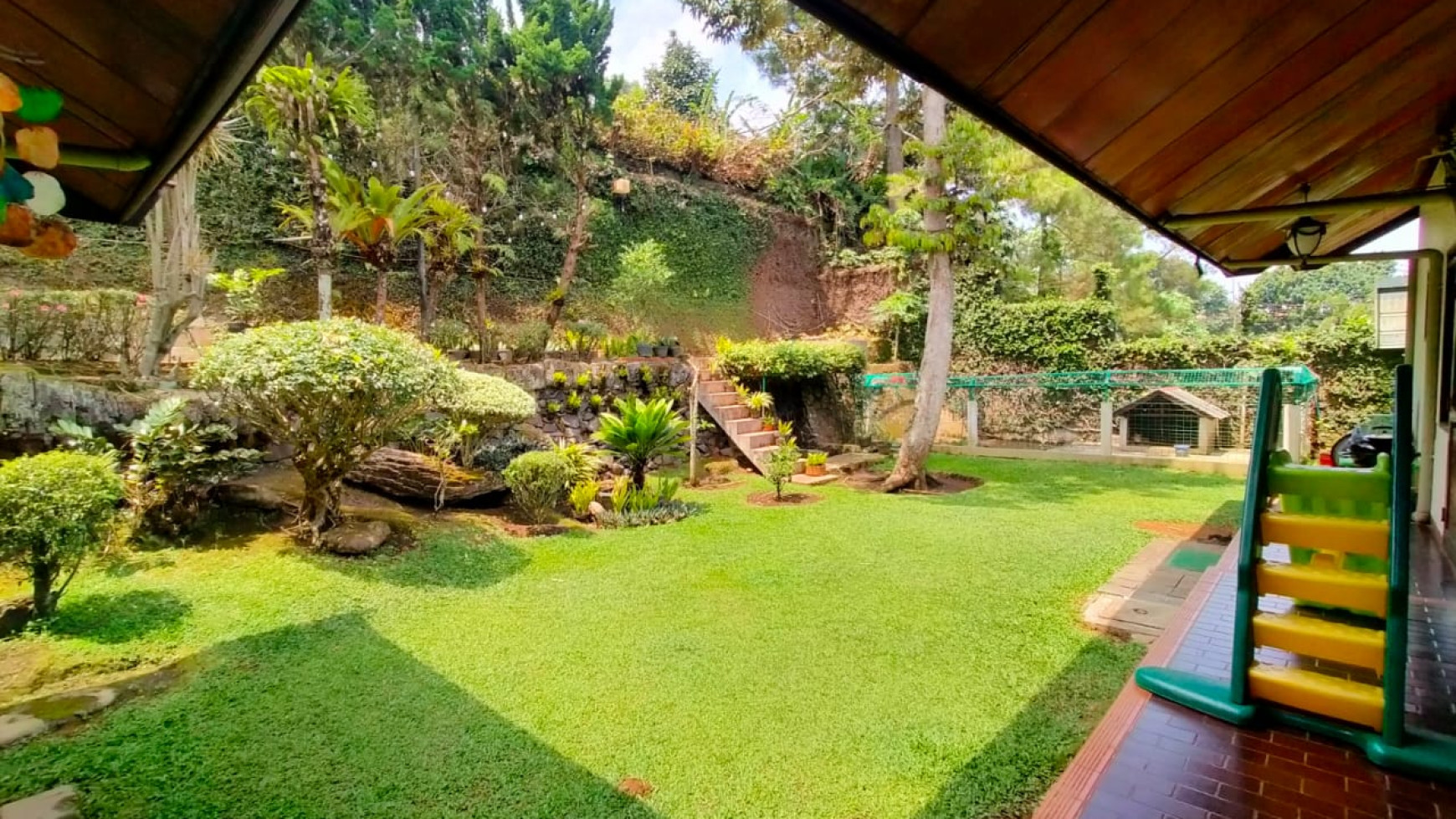 Rumah Mewah di Bukit Pakar Utara, Resor Dago Pakar Bandung