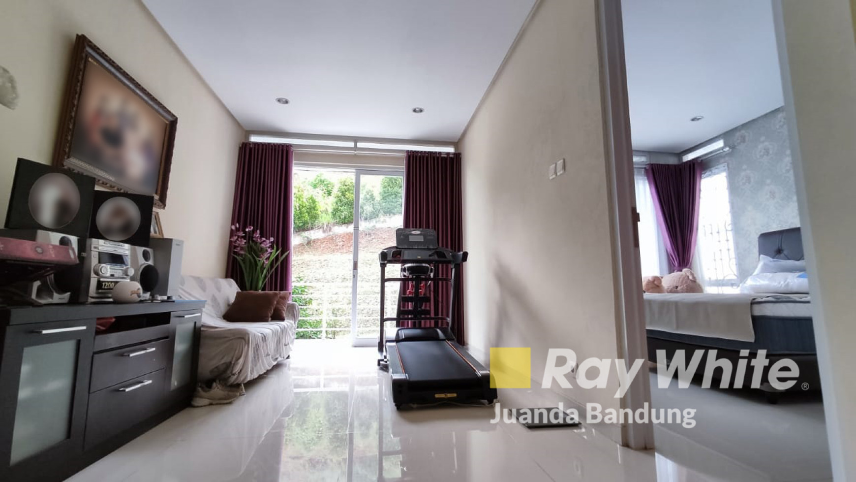 Pilihan Tepat ! Rumah Dago Pakar Resort Full Furnished Terawat dengan View Bandung